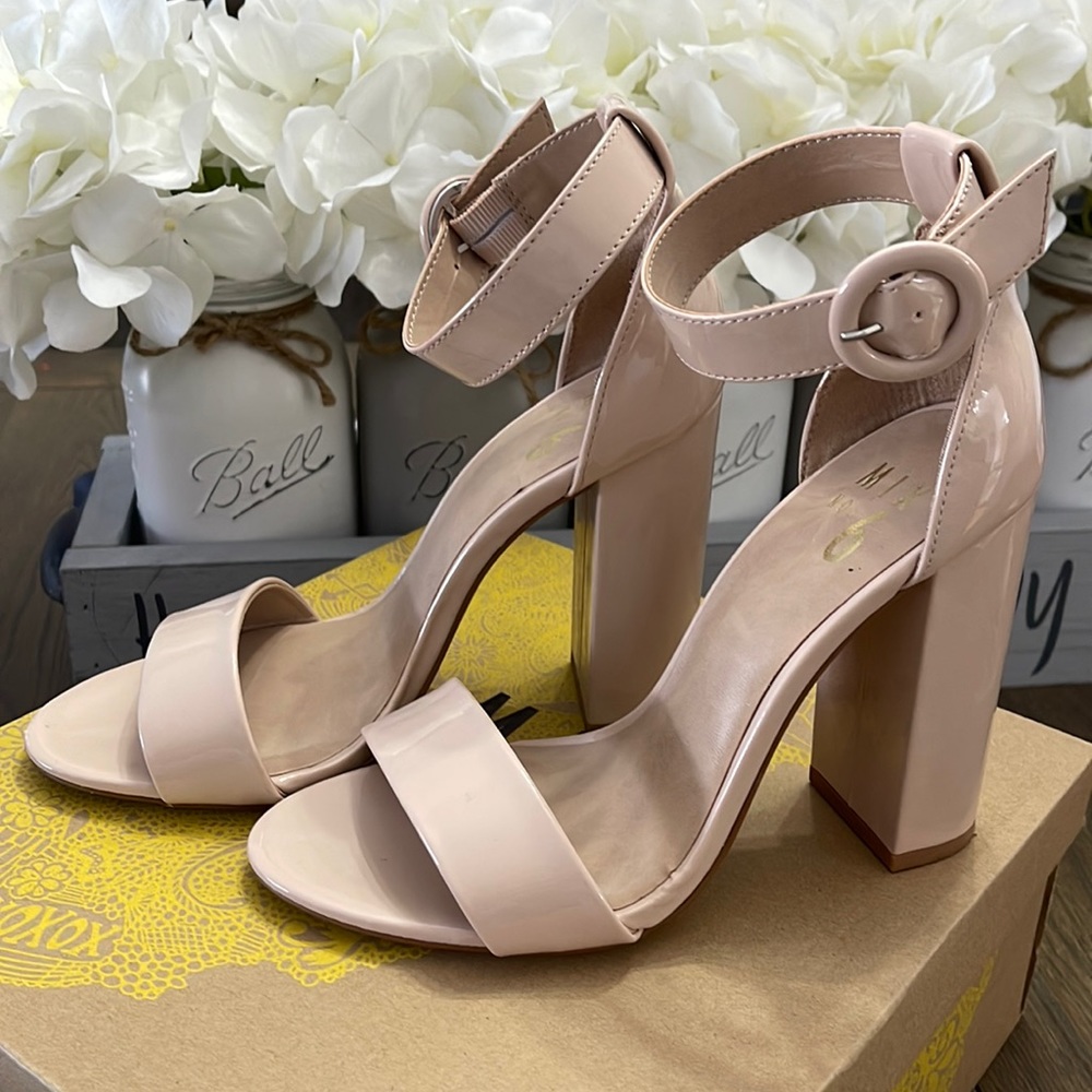 Natural open toe chunky heel